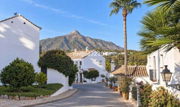 Villa - Resale - Marbella - Nueva Andalucía