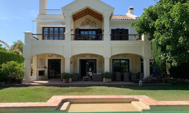 Villa - Resale - Marbella - Sierra Blanca