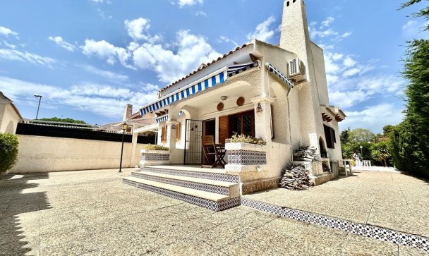 Villa - Resale - Orihuela - La Zenia