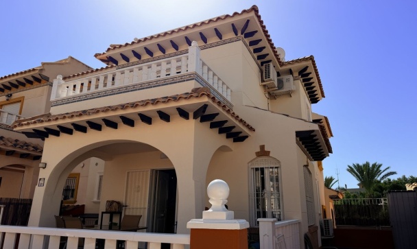Villa - Resale - Orihuela - Lomas de Cabo Roig