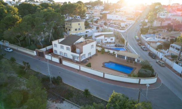 Villa - Resale - Orihuela - Los Balcones