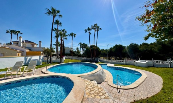 Villa - Resale - Orihuela - Orihuela Costa