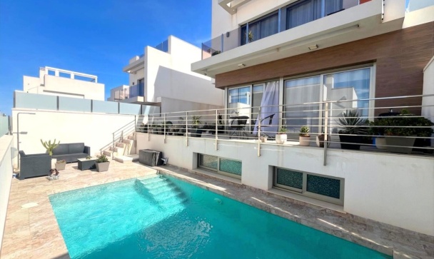 Villa - Resale - Orihuela - Orihuela Costa