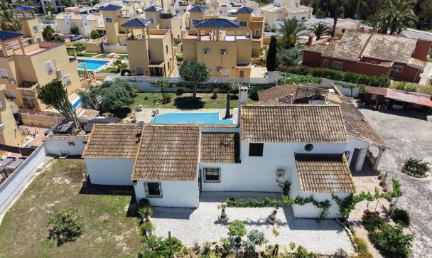 Villa - Resale - Orihuela - Villamartin