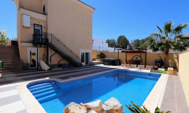 Villa - Resale - Orihuela - Villamartin