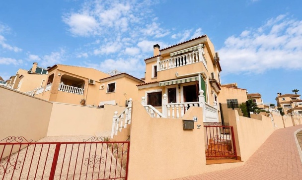 Villa - Resale - Orihuela - Villamartin