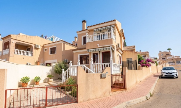Villa - Resale - Orihuela - Villamartin