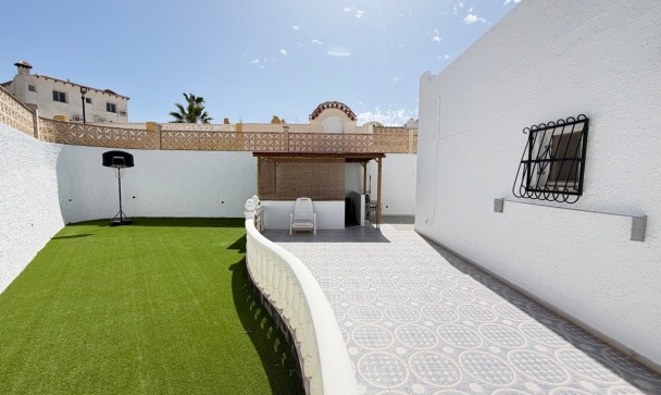 Villa - Resale - Orihuela - Villamartin