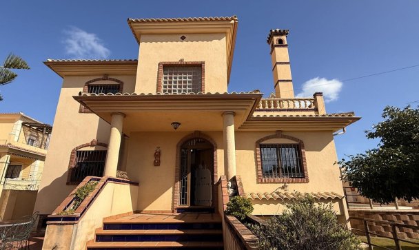 Villa - Resale - Torremolinos - Torremolinos