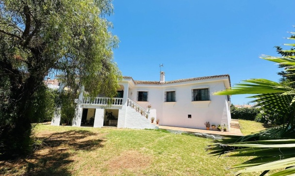 Villa - Rynek wtórny - Estepona - Atalaya