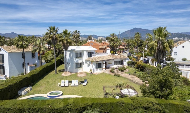 Villa - Rynek wtórny - Estepona - Atalaya
