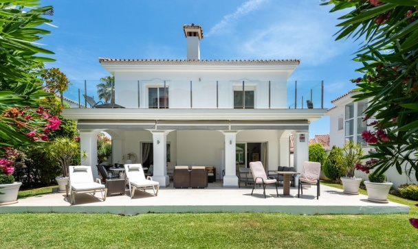 Villa - Rynek wtórny - Estepona - Atalaya