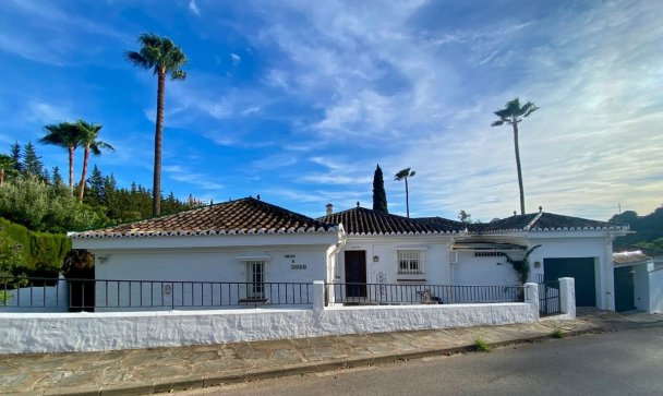 Villa - Rynek wtórny - Estepona - El Padron
