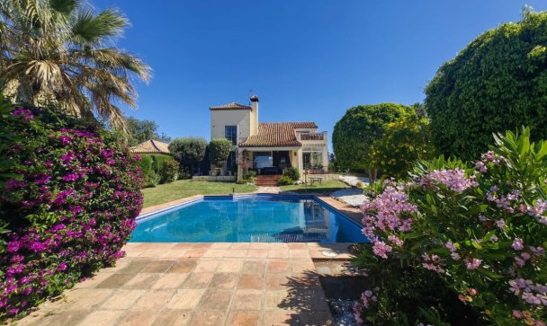 Villa - Rynek wtórny - Estepona - Estepona Centro