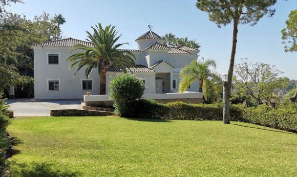 Villa - Rynek wtórny - Estepona - Estepona Centro