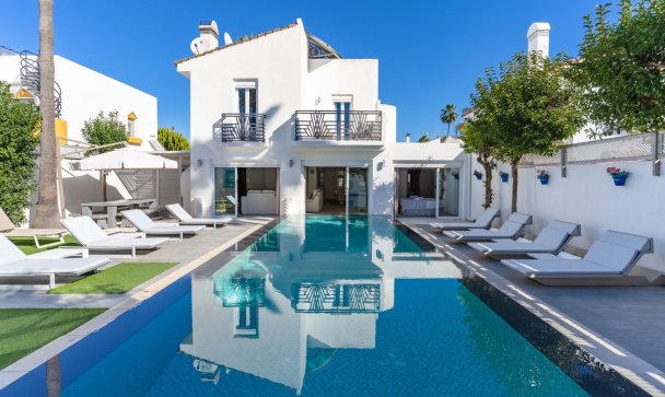 Villa - Rynek wtórny - Estepona - Estepona Centro