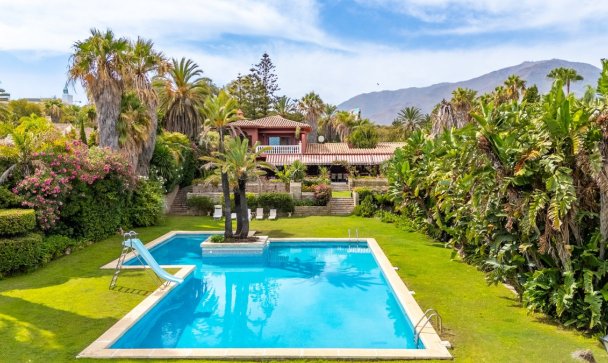 Villa - Rynek wtórny - Estepona - Estepona Centro
