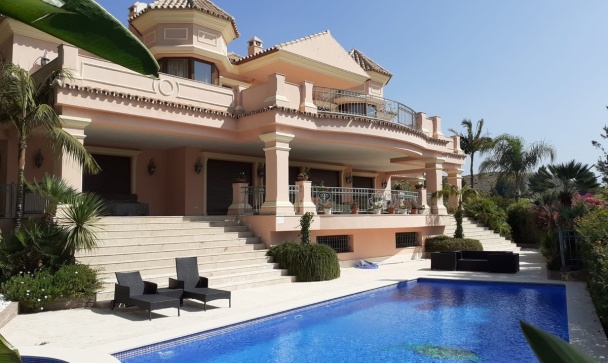 Villa - Rynek wtórny - Estepona - Estepona Centro