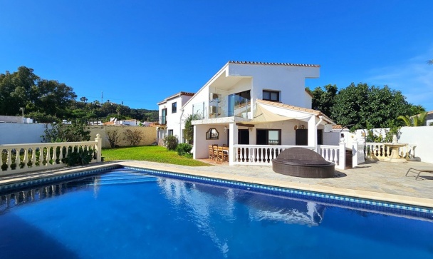 Villa - Rynek wtórny - Estepona - Estepona Centro