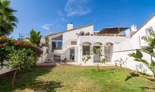 Villa - Rynek wtórny - Estepona - Estepona Centro