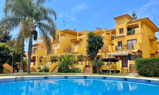 Villa - Rynek wtórny - Estepona - Estepona Centro