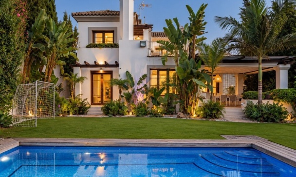 Villa - Rynek wtórny - Estepona - Estepona Centro