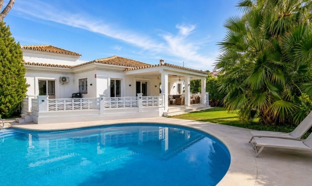 Villa - Rynek wtórny - Marbella - Las Chapas