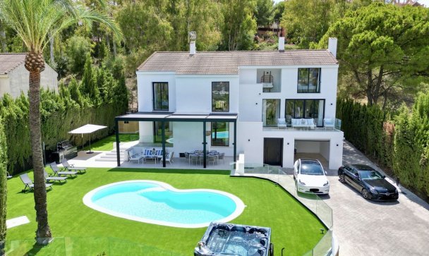 Villa - Rynek wtórny - Marbella - Nueva Andalucía