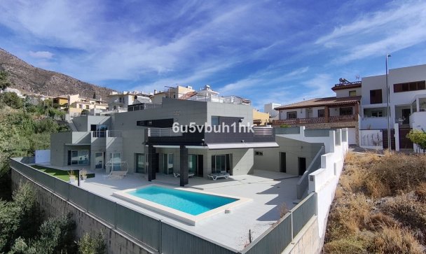 Villa - Wiederverkauf - Benalmadena - Benalmadena Centro