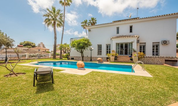Villa - Wiederverkauf - Benalmadena - Benalmadena Costa