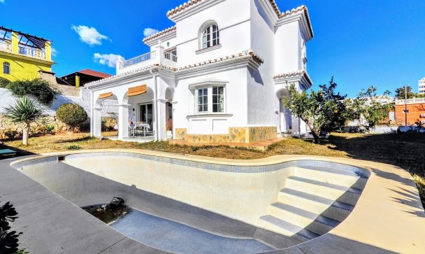 Villa - Wiederverkauf - Benalmadena - Benalmadena Costa