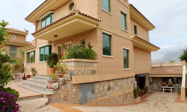 Villa - Wiederverkauf - Benidorm - Benidorm Centro