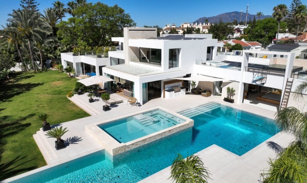 Villa - Wiederverkauf - El Paraiso - El Paraiso