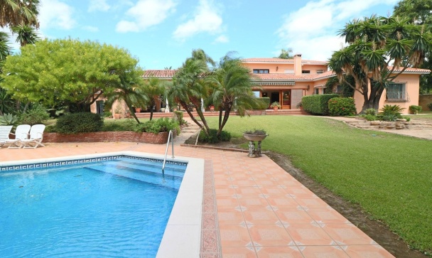 Villa - Wiederverkauf - El Paraiso - El Paraiso