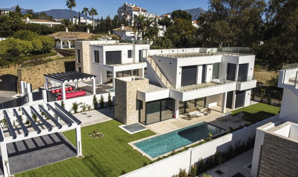 Villa - Wiederverkauf - Estepona - Atalaya