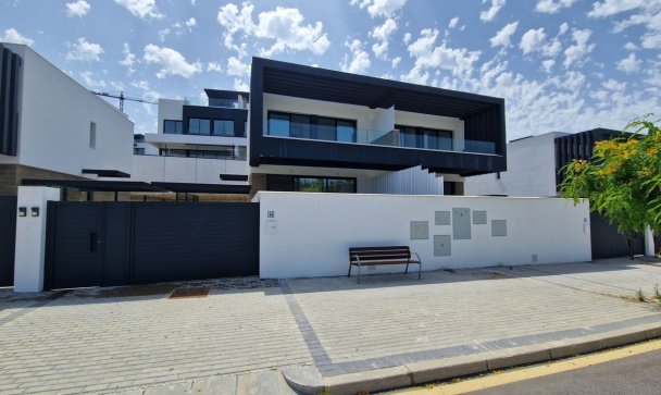 Villa - Wiederverkauf - Estepona - Atalaya