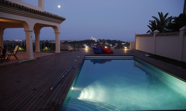 Villa - Wiederverkauf - Estepona - Atalaya