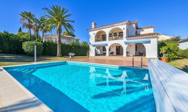 Villa - Wiederverkauf - Estepona - Atalaya