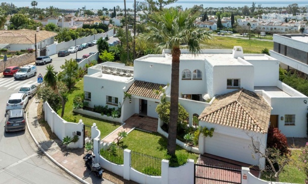 Villa - Wiederverkauf - Estepona - Bel Air