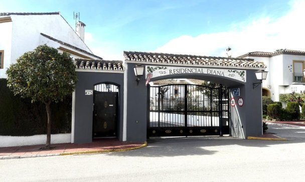 Villa - Wiederverkauf - Estepona - Cancelada