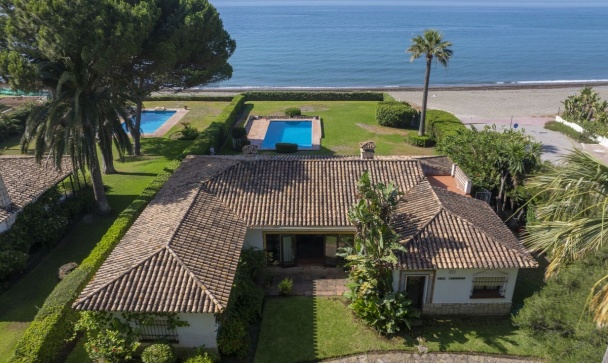 Villa - Wiederverkauf - Estepona - Costalita