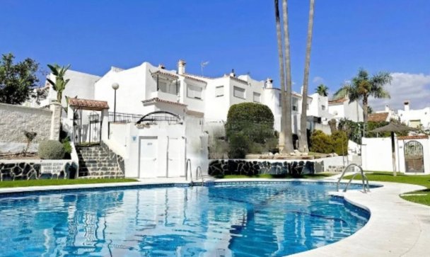 Villa - Wiederverkauf - Estepona - Estepona Centro