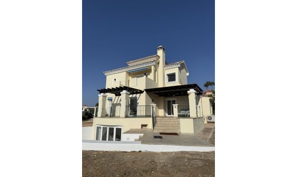 Villa - Wiederverkauf - Estepona - Estepona Centro