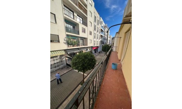 Villa - Wiederverkauf - Estepona - Estepona Centro