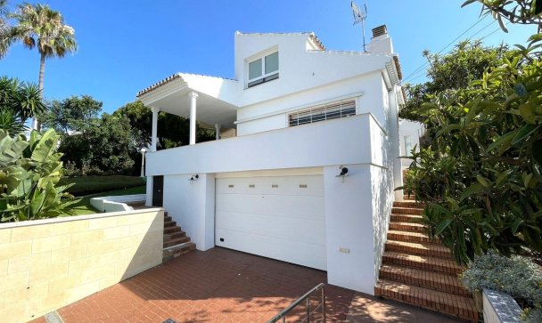 Villa - Wiederverkauf - Estepona - Estepona Centro