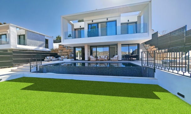 Villa - Wiederverkauf - Estepona - Estepona Centro