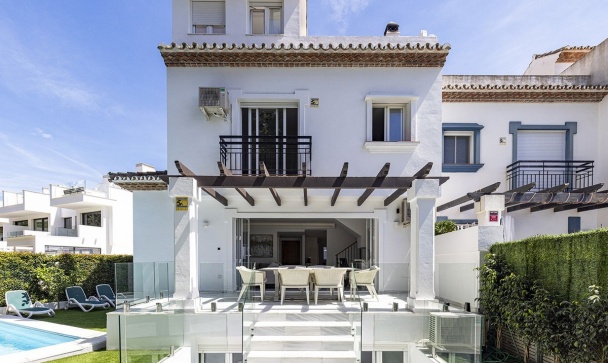 Villa - Wiederverkauf - Estepona - Estepona Centro