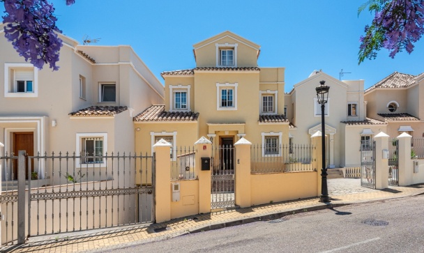 Villa - Wiederverkauf - Estepona - Estepona Centro