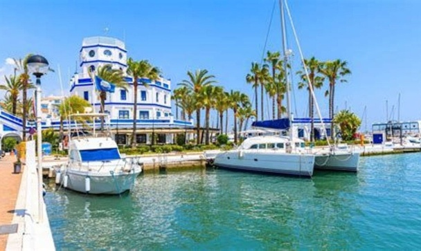 Villa - Wiederverkauf - Estepona - Estepona Centro