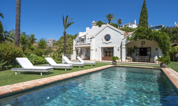 Villa - Wiederverkauf - Estepona - Estepona Centro